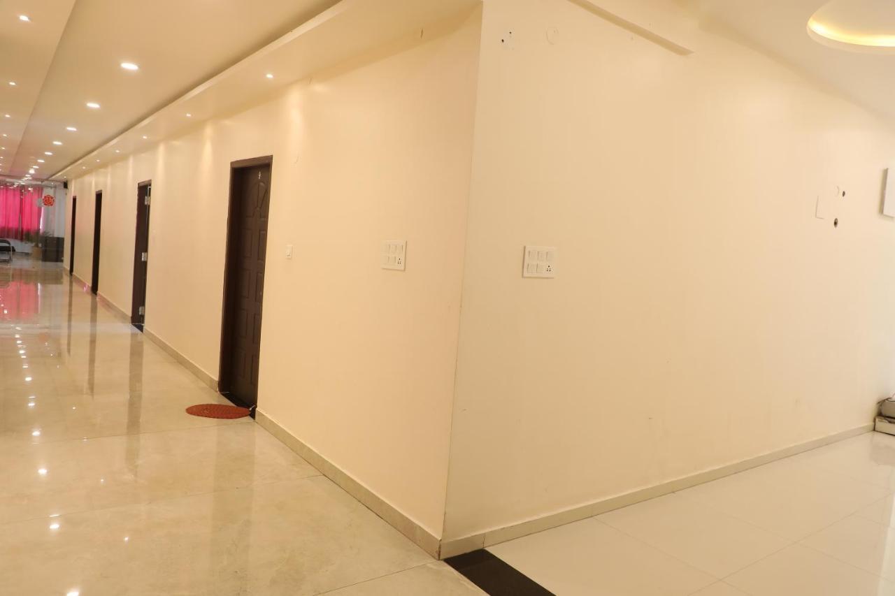 Hotel Shri Siddhivinayak Bina-Etawa Eksteriør bilde
