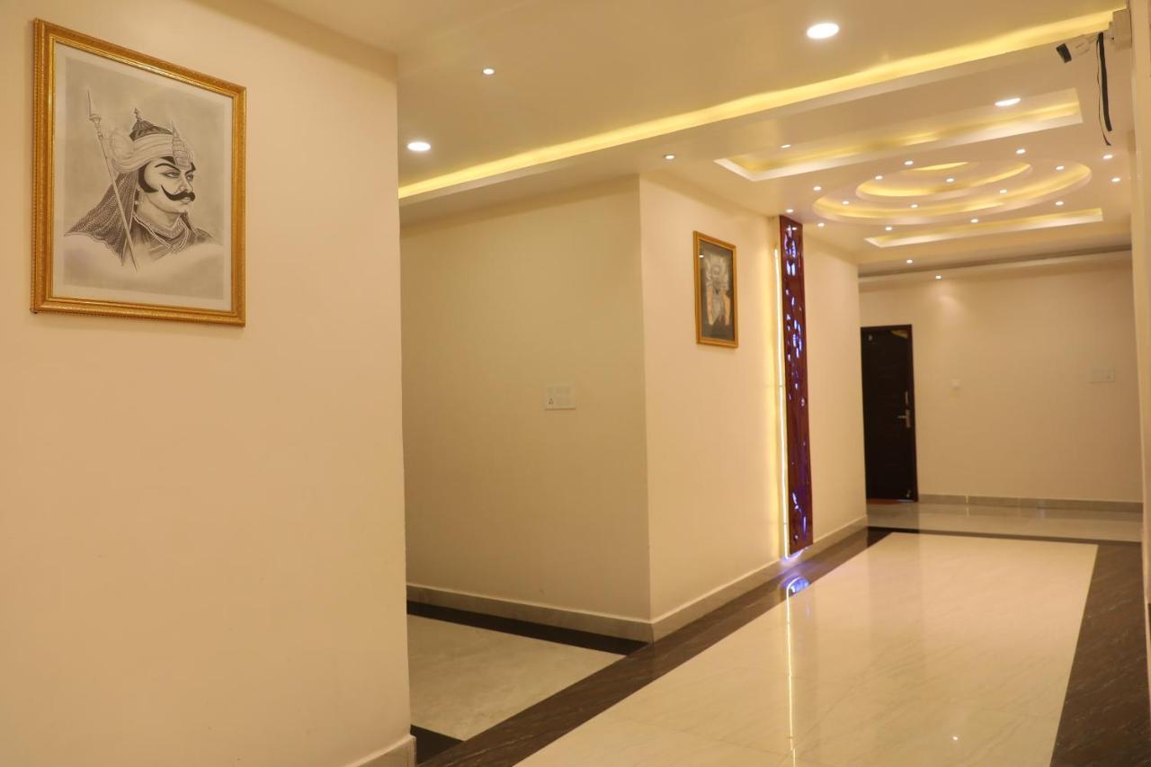 Hotel Shri Siddhivinayak Bina-Etawa Eksteriør bilde