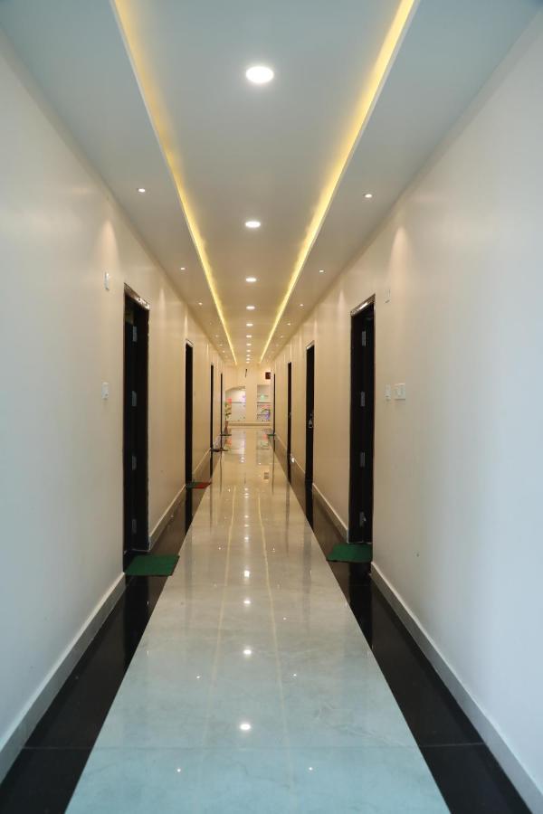 Hotel Shri Siddhivinayak Bina-Etawa Eksteriør bilde