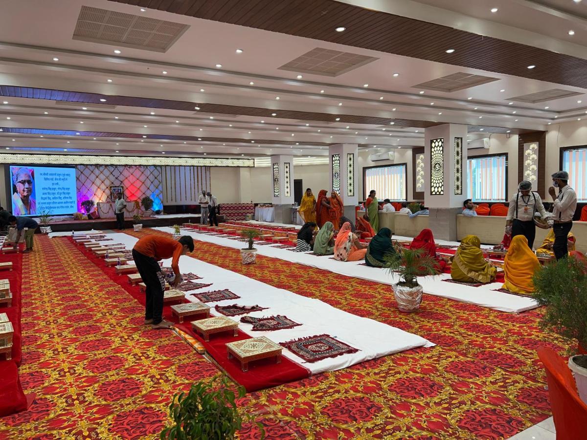 Hotel Shri Siddhivinayak Bina-Etawa Eksteriør bilde